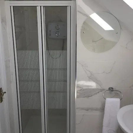 St Anthony's Rosslare בית נופש *